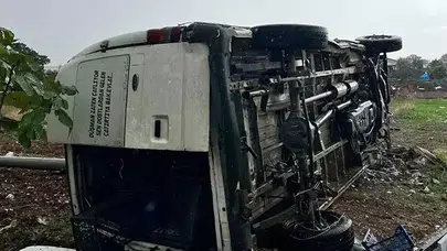 Salihli'de Yağışlı Yolda Kamyonet Devrildi, Sürücü Hayatını Kaybetti