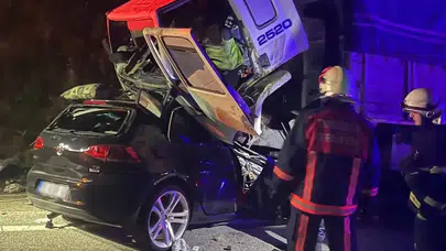 Tirebolu'da TIR ve Otomobil Çarpıştı: 3 Can Kaybı, 1 Kişi Yaralı!