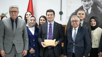 Ortahisar'da Eğitim İçin 61 Bin TL Burs Bağışı Yapıldı