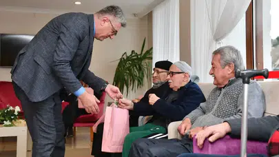 Ortahisar Belediyesi, Yeni Yıl'da Huzurevi Sakinlerini Sevindirdi!