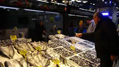Trabzon'da Soğuk Havalarla Hamsi ve İstavrit Tezgâhlarda Başrolde