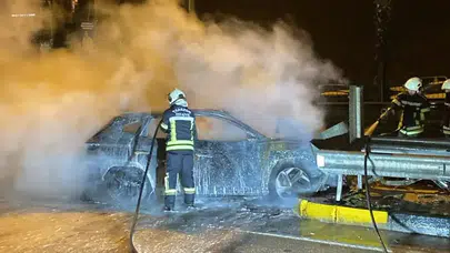 Ortahisar'da Araç Yangını: İtfaiye Ekipleri Hızla Müdahale Etti