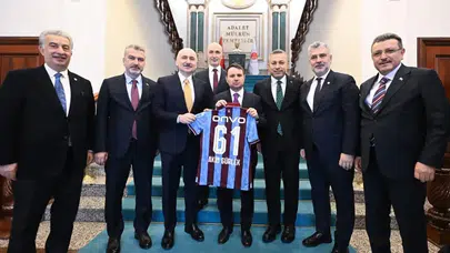 CHP'li Bak'tan Trabzonspor eleştirisi: "Siyasetin vitrin süsü olamaz"