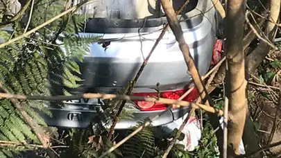 Beşikdüzü'nde Uçuruma Yuvarlanan Aracın Kazasında 2 Yaralı