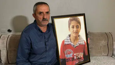 İzmir'de 13 Yıl Sonra Oğlunun Katilini Bulmayı Umutla Bekliyorlar