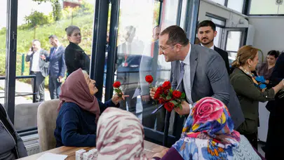 Başkan Ekim, Anneler Günü'nde Huzurevi'ni Ziyaret Etti
