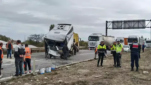 Saray'da yol verme tartışması kazaya yol açtı, 3 yaralı!
