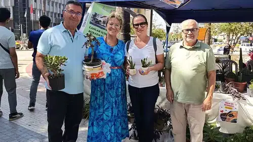 Nazili'de emekli öğretmenden sokak hayvanları için kermes