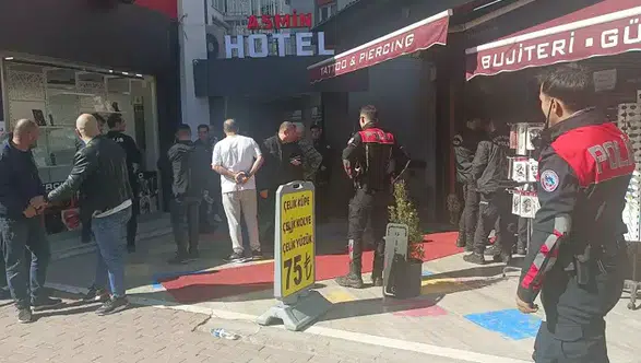 Osmangazi'de dövme stüdyoları arasında silahlı çatışma: 4 yaralı, 6 gözaltı!