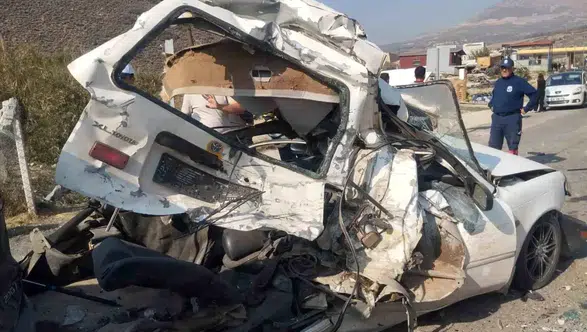 Hatay'da Tır Kazası: 5 Yaralı, Durum Ciddiyetini Koruyor!