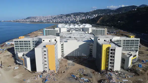 Trabzon'da Yeni Şehir Hastanesi İnşaatı Yoğun Tempoda Devam Ediyor
