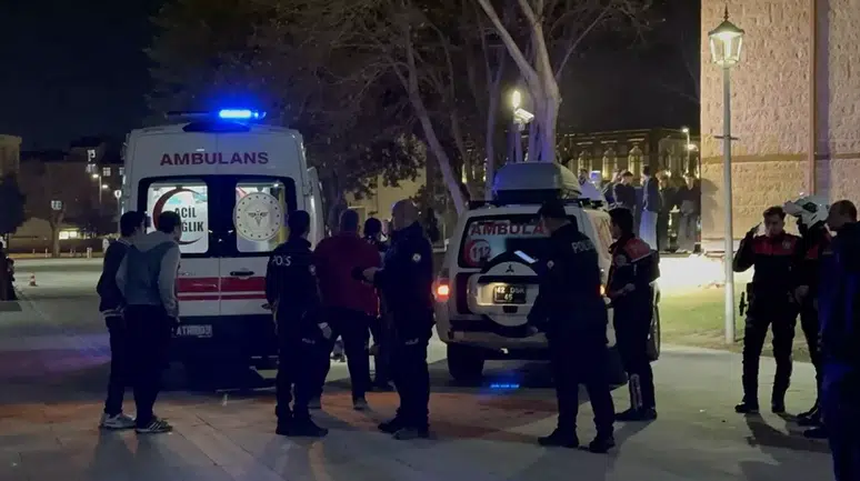 Konya'da Grup Kavgasında 17 Yaşındaki Genç Bıçakla Hayatını Kaybetti