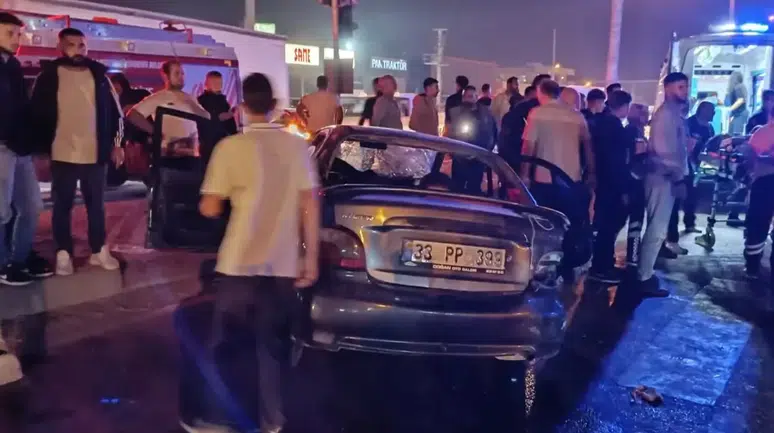 Tarsus'ta Yolcu Minibüsü Sulama Kanalına Uçtu: Kaza Anı Dehşet Verdi