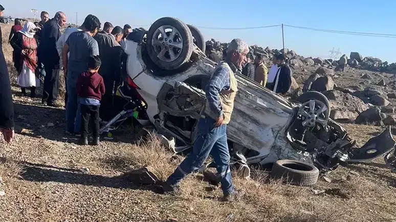 İdil'de Çarpışma Faciası: 1 Çocuk Hayatını Kaybetti, 7 Kişi Yaralandı