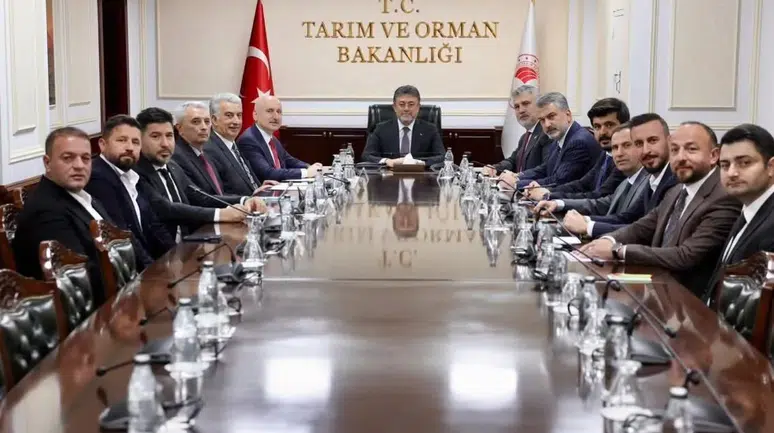 Trabzon'da AK Parti'den Balıkçılara ve Üniversiteye Destek Ziyareti