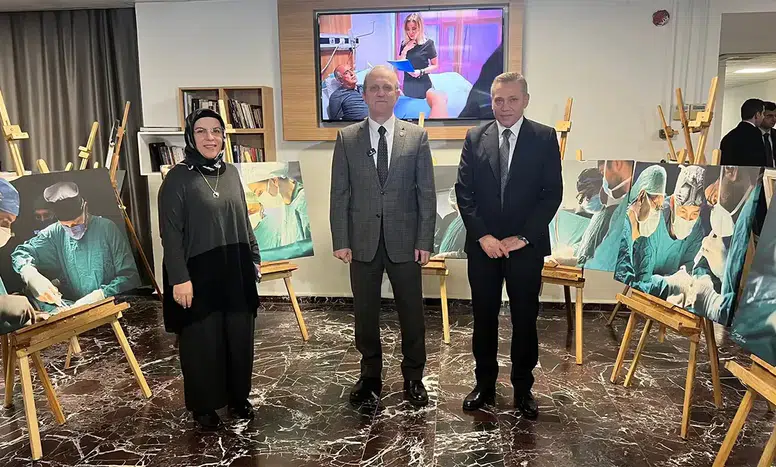 KTÜ'de "Bir Hayatlık Dokunuş" Sergisi Sanatı ve Sağlıkı Buluşturdu