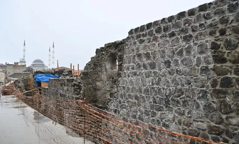 Trabzon'da Tarihi Sur Duvarı Restorasyonu Tamamlanıyor