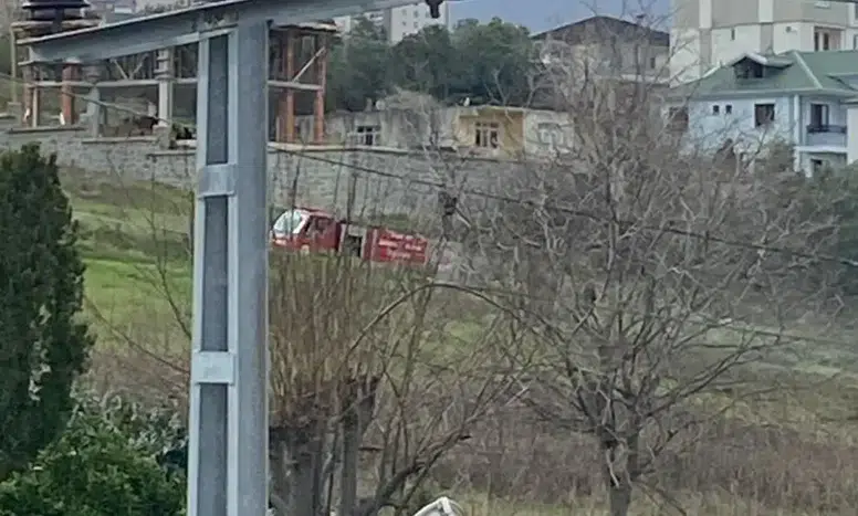 Akçaabat'ta Çayır Yangını, İtfaiye Ekipleri Yoğun Çaba Sarf Ediyor