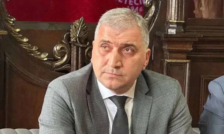 Trabzon'da Siyasi Gerilim Yükseliyor: Batmaz ve Hisoğlu Atışıyor!