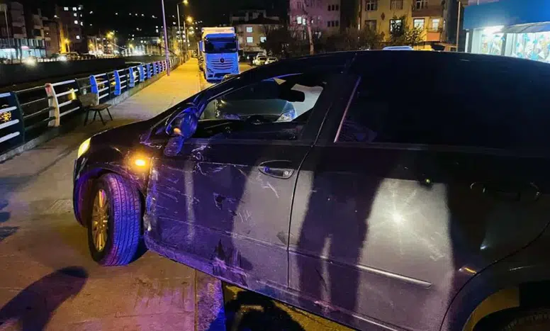 Ünye’de Trafik Kazası: İki Yaralı ve Soruşturma Başlatıldı!