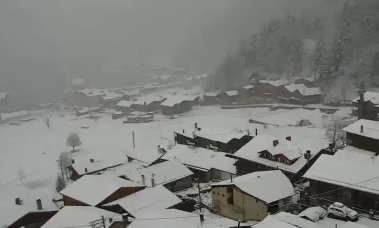 Uzungöl'de Kış Mevsimi Kar Yağışı ile Yeniden Canlandı!