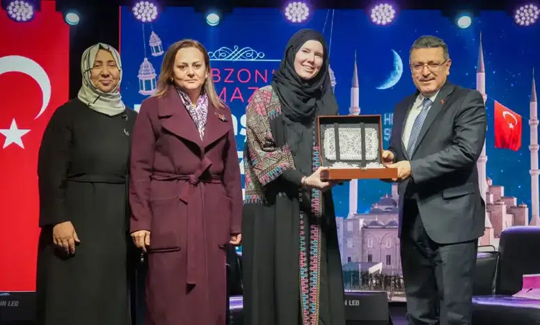 Kanadalı Yazar Molendyk, İslam'a Geçiş Hikayesini Paylaştı