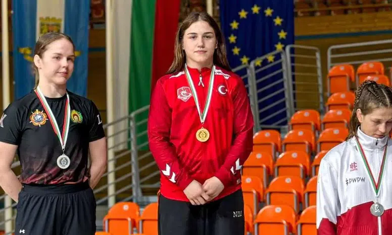 Beyzanur Akkuş, Bulgaristan'da Altın Madalya Kazandı