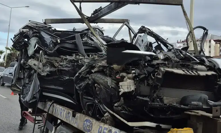 Trabzon'da Feci Trafik Kazası: Otomobil Kullanılamaz Hale Geldi!