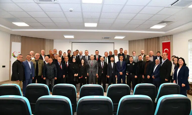 Vali Şahin, Arsin'de Muhtarlarla Önemli Bir Toplantı Gerçekleştirdi