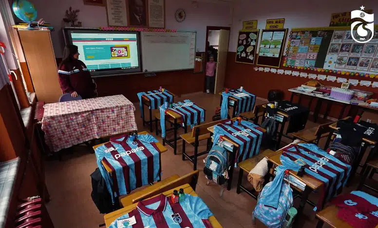 Trabzonspor, 23 Nisan'da çocuklara unutulmaz bir sürprizle neşe saçtı