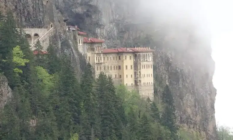 Sümela Manastırı'nda Kayalarla İlgili Güvenlik Önlemleri Alınacak