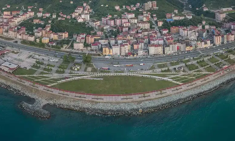 Arsin'de Ulu Cami Çevresine Modern Kent Meydanı İnşa Edilecek
