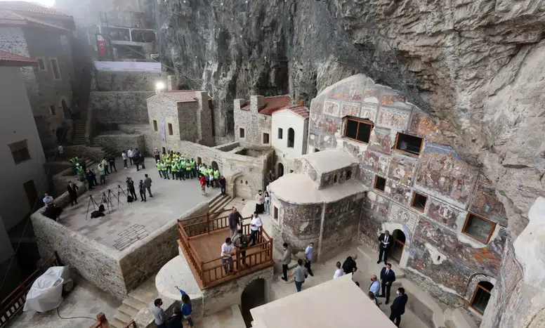 Alp Kırşan, "Alp Yollarda" ile Trabzon'un Tarihini Keşfe Çıktı!