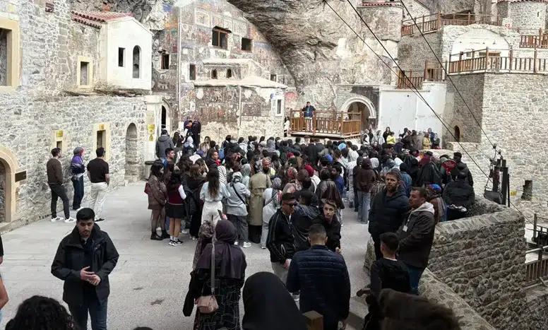 Sümela Manastırı'na Yaz Akını: Ziyaretçi Sayısı Patladı!
