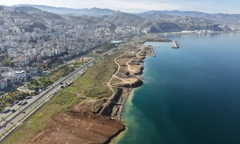 Trabzon'da Uzunkum Dolgu Projesi Heyelan Tehditini Tırmandırıyor