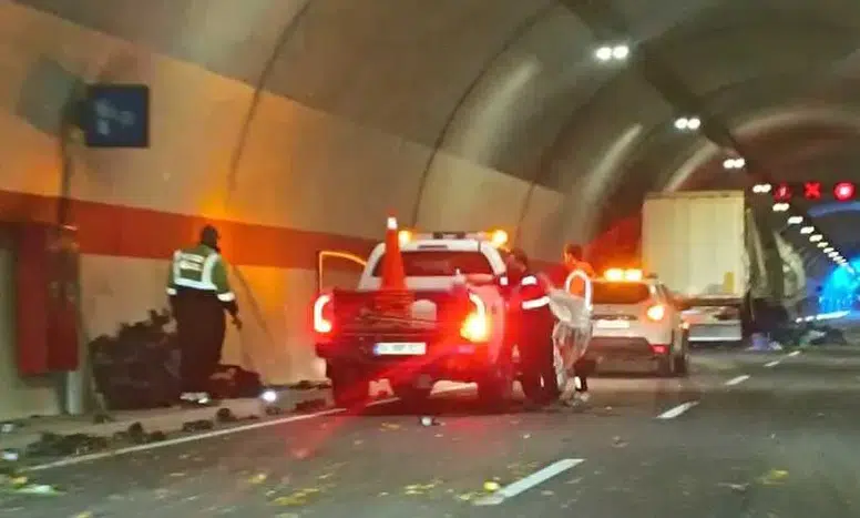 Yeni Zigana Tüneli'nde TIR ve Tanker Çarpıştı, Yol Tehlike Altında!