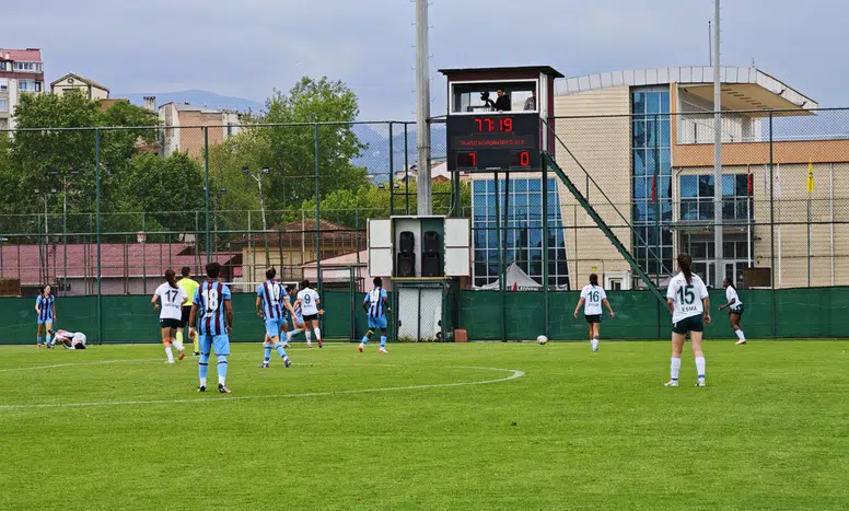 Trabzonspor Kadın Futbol Takımı, Giresun'u 10-0 Mağlup Etti!