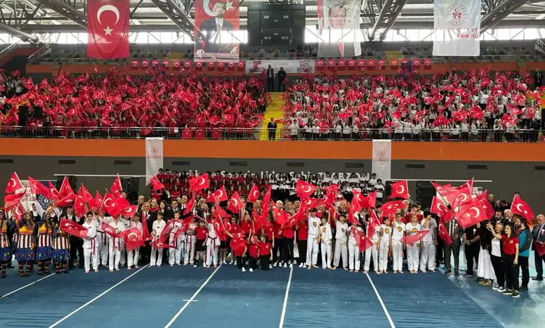 Trabzon'da 19 Mayıs Gençlik ve Spor Bayramı Heyecanla İzlendi!