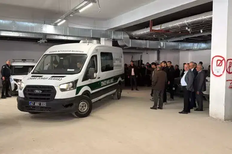 Kızıltepe'de Aile Cinayeti: Üç Ceset Bulundu, Komşu Tutuklandı!