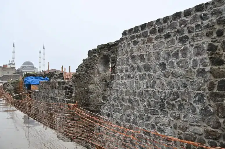 Trabzon'da Tarihi Sur Duvarı Restorasyonu Tamamlanıyor