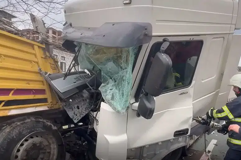 Rize'de Tır Kazasında Dört Yaralı; Bir Kişinin Durumu Ağır