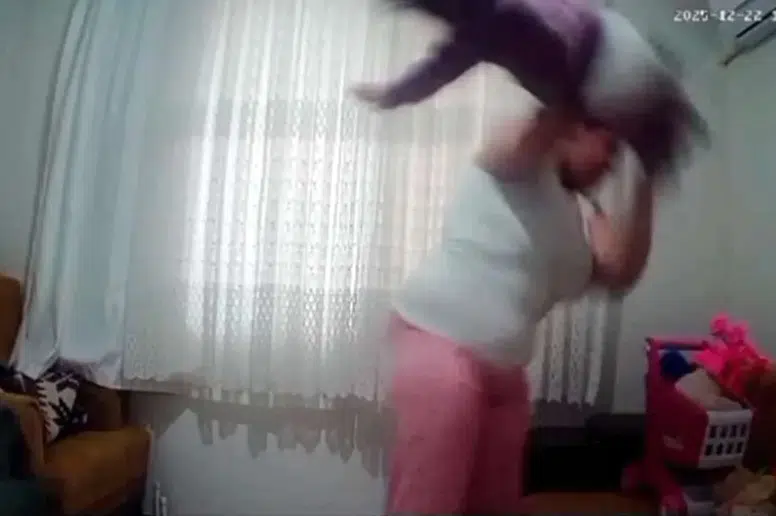 Antalya'da Kamera Kaydıyla Şiddet Belgesi: Anne Tutuklandı