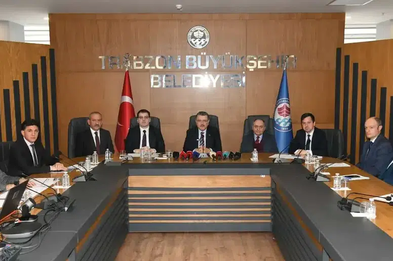 Trabzon'da Yeni Dolmuş Düzenlemesiyle Meydan Trafiği Rahatlayacak