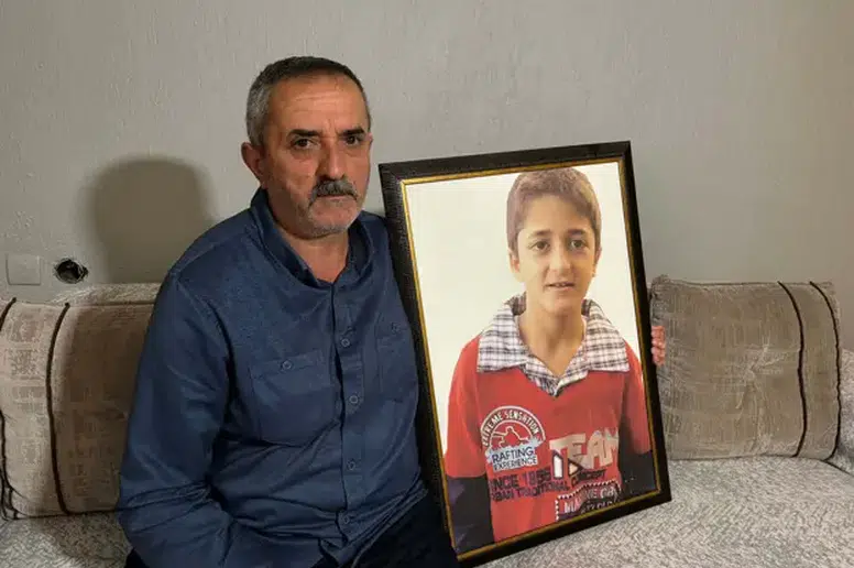 İzmir'de 13 Yıl Sonra Oğlunun Katilini Bulmayı Umutla Bekliyorlar