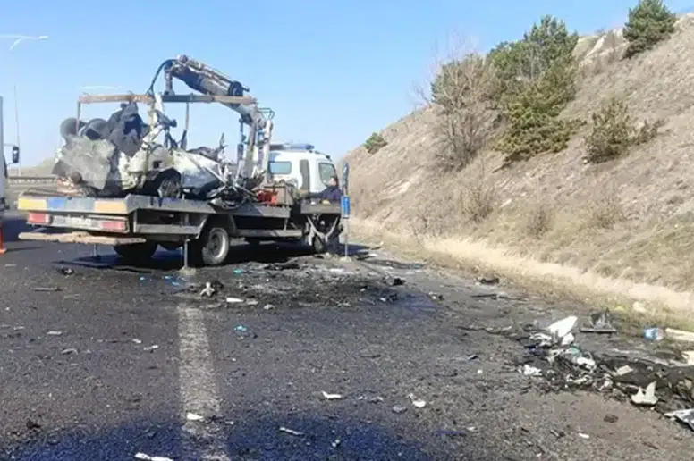 Ankara'da Feci Trafik Kazasında 5 Kişi Hayatını Kaybetti!