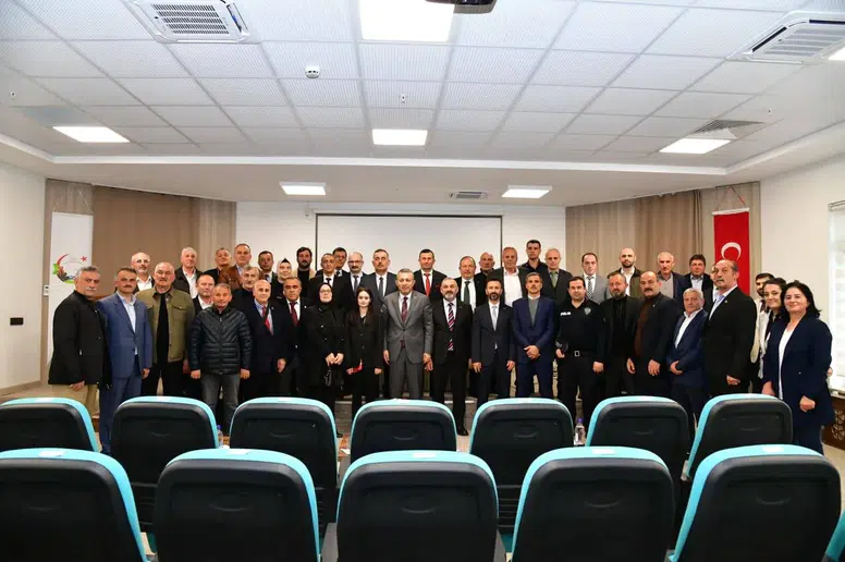 Vali Şahin, Arsin'de Muhtarlarla Önemli Bir Toplantı Gerçekleştirdi