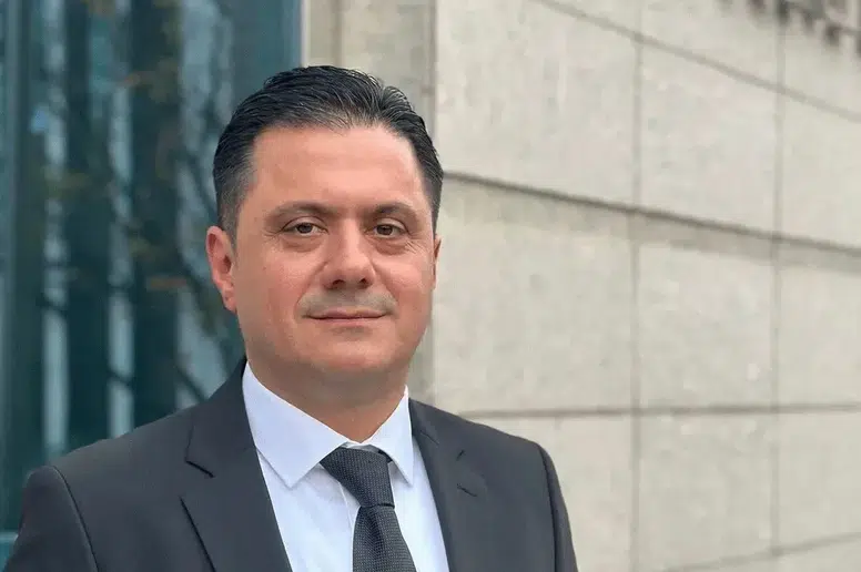 Hisoğlu'ndan Batmaz'a Sert Yanıt: Siyasi Üslup Topluma Zarar Veriyor