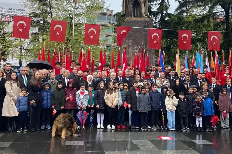 Trabzon'da 23 Nisan Coşkusu: Bayram Kutlamaları Protokolle Taçlandı!