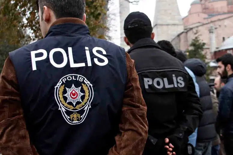 Akçaabat'ta Gençlerin Plastik Silahla Yaptığı Eylem Panik Yarattı