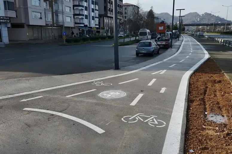 Sürmene'de Yeni Bisiklet Yolu Açıldı: 2 Kilometrelik Güzel Bir Fırsat!